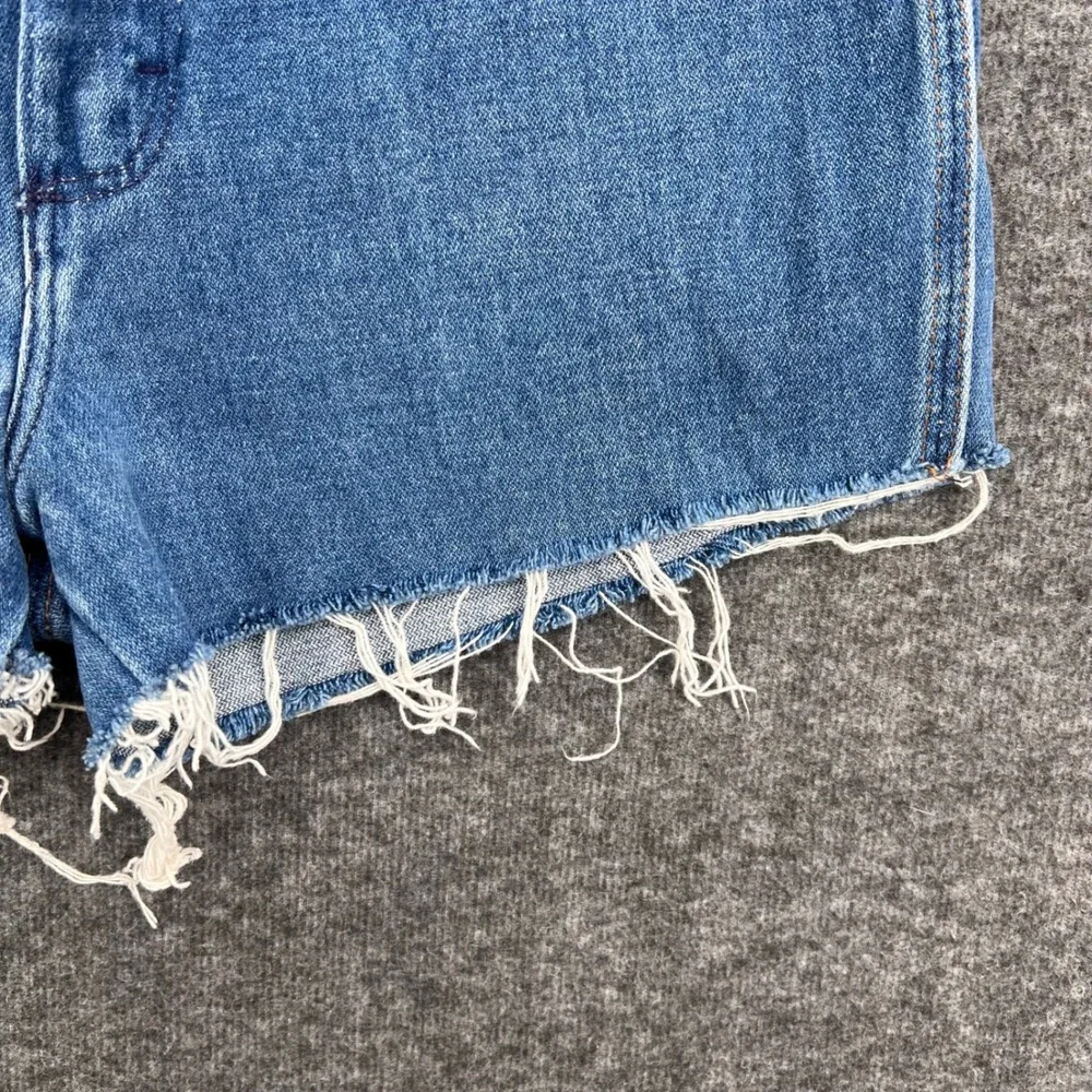 Vintage Wrangler Made in USA High Waisted Raw Hem Denim Shorts‎ Blue 31 935DEN